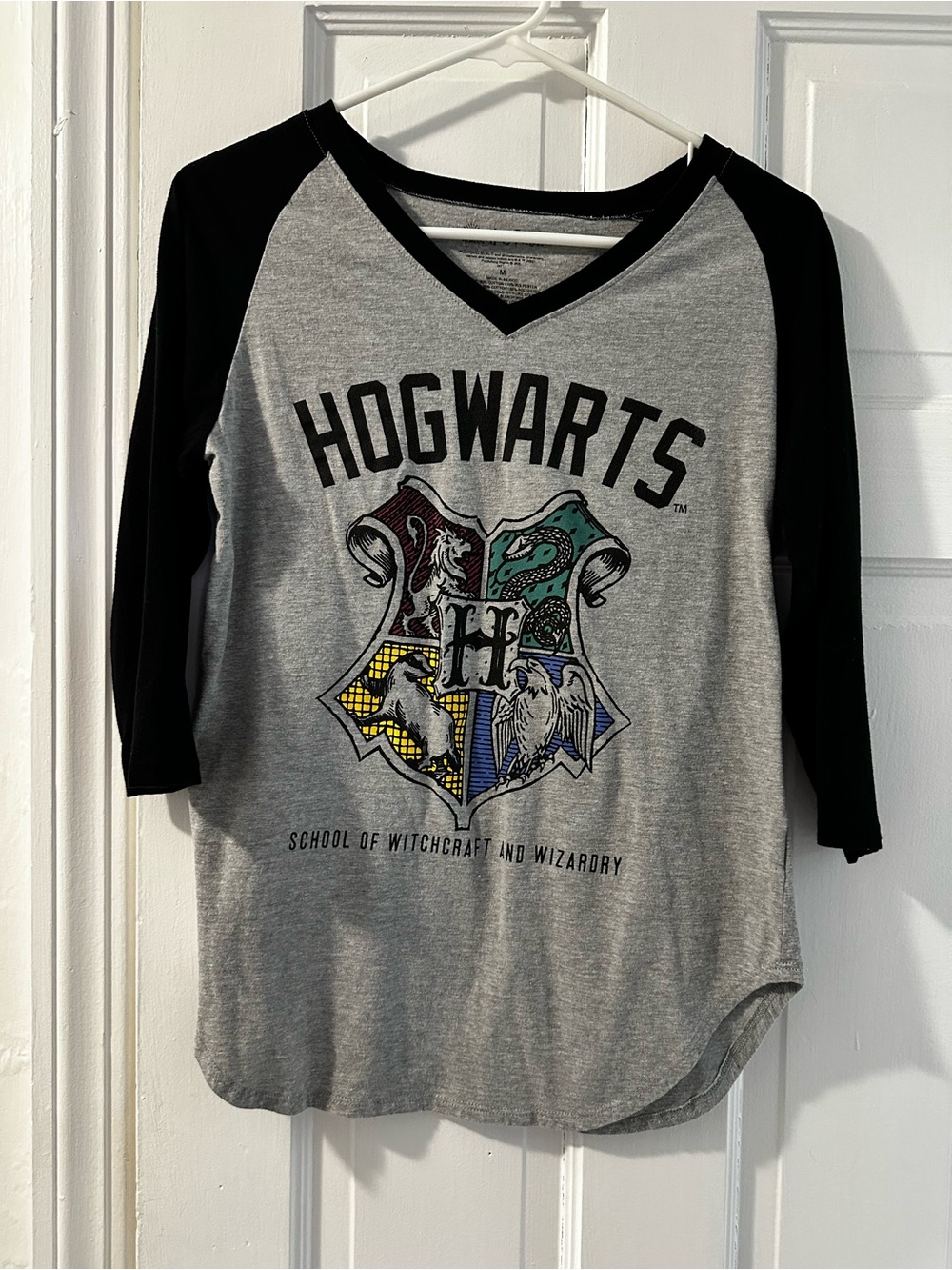 Warner Bros. Hogwarts Raglan Tee - Gray with Black Sleeves - Picture 2 of 2